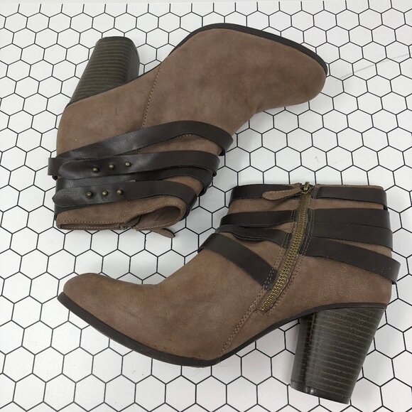 Madden Girl Faux Leather Strappy Ankle Booties 9.5 - Picture 2 of 9